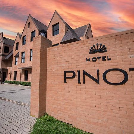 Pinot Hotel Campos do Jordao Bagian luar foto