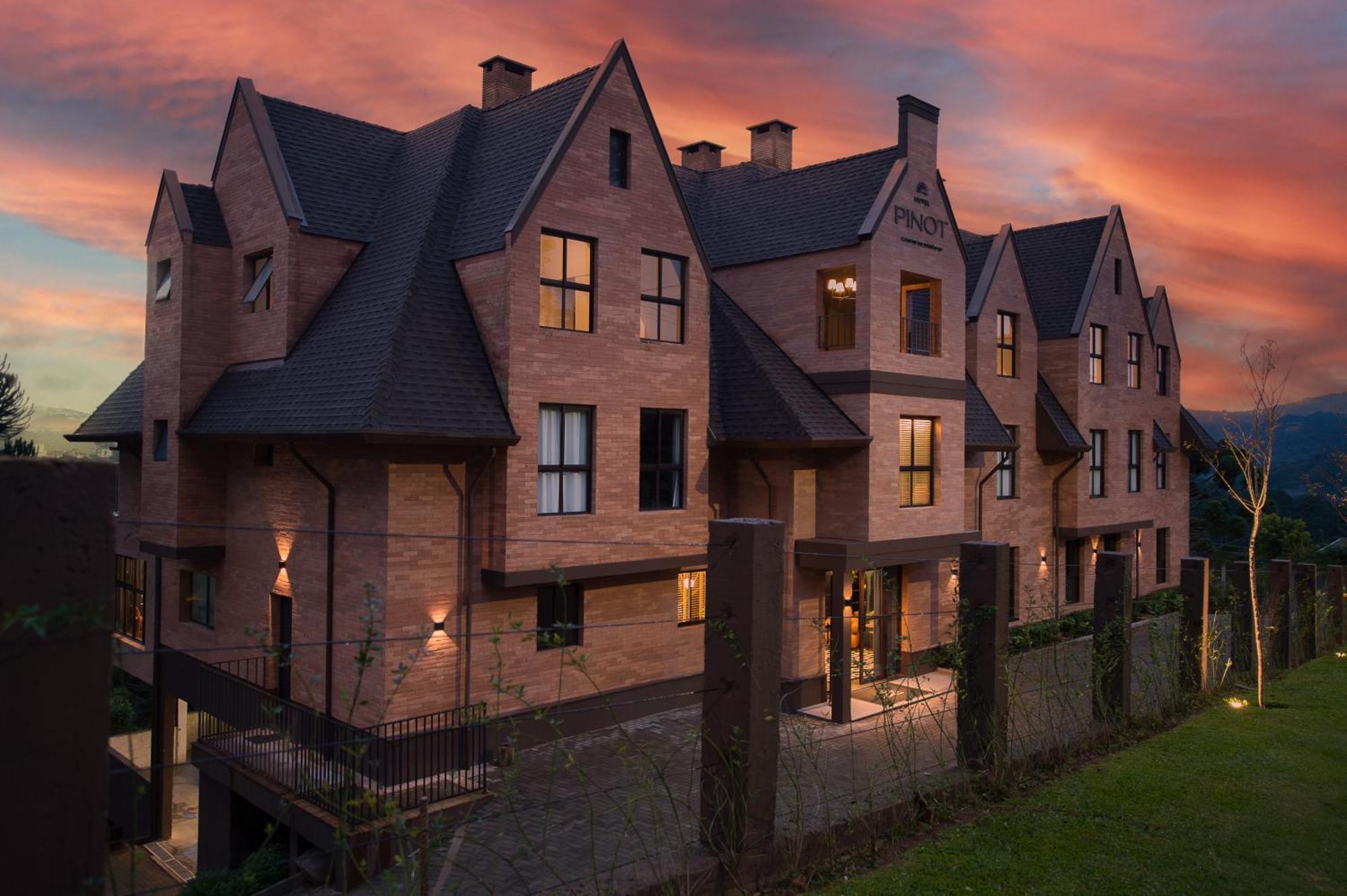 Pinot Hotel Campos do Jordao Bagian luar foto