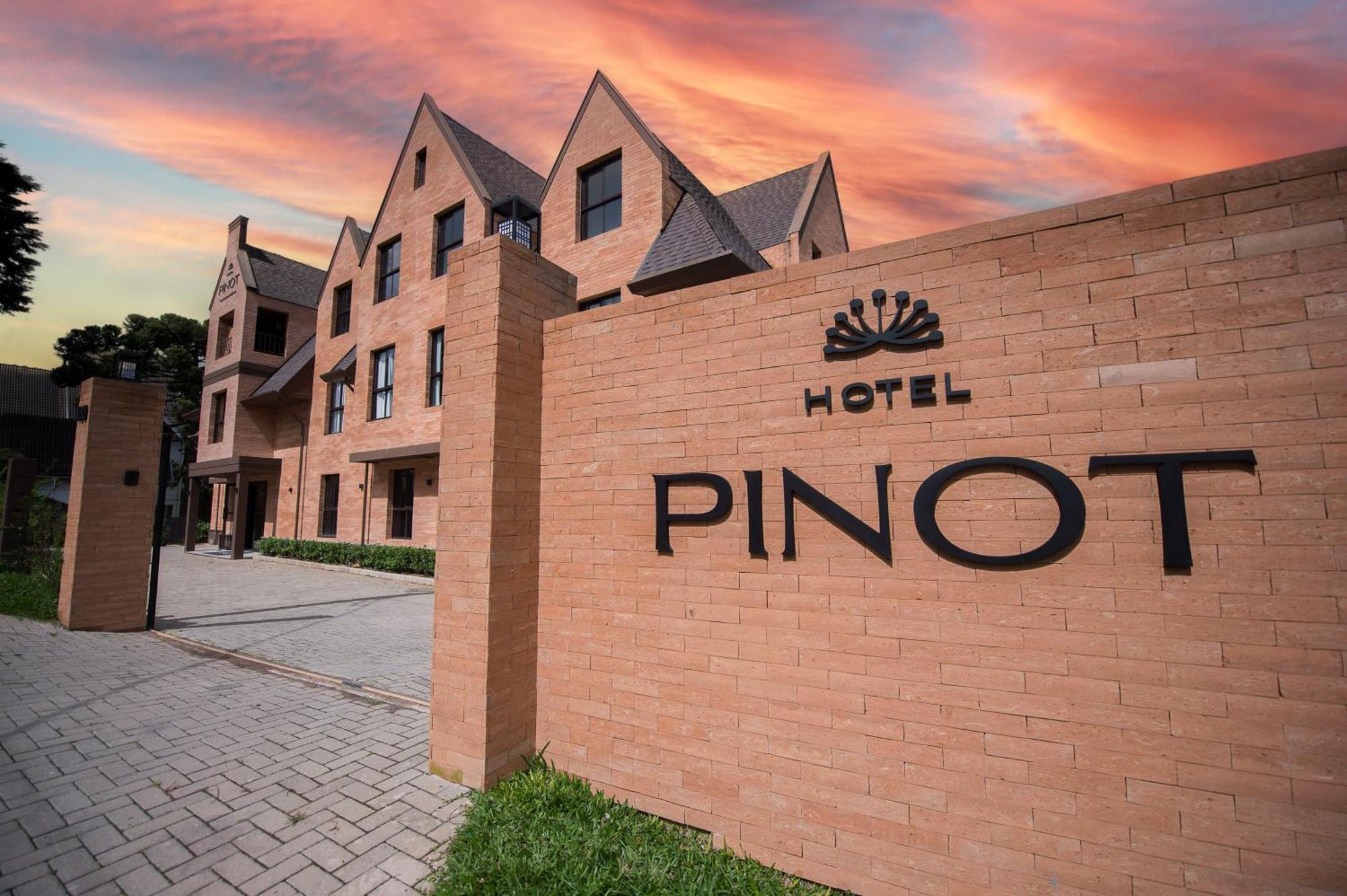 Pinot Hotel Campos do Jordao Bagian luar foto