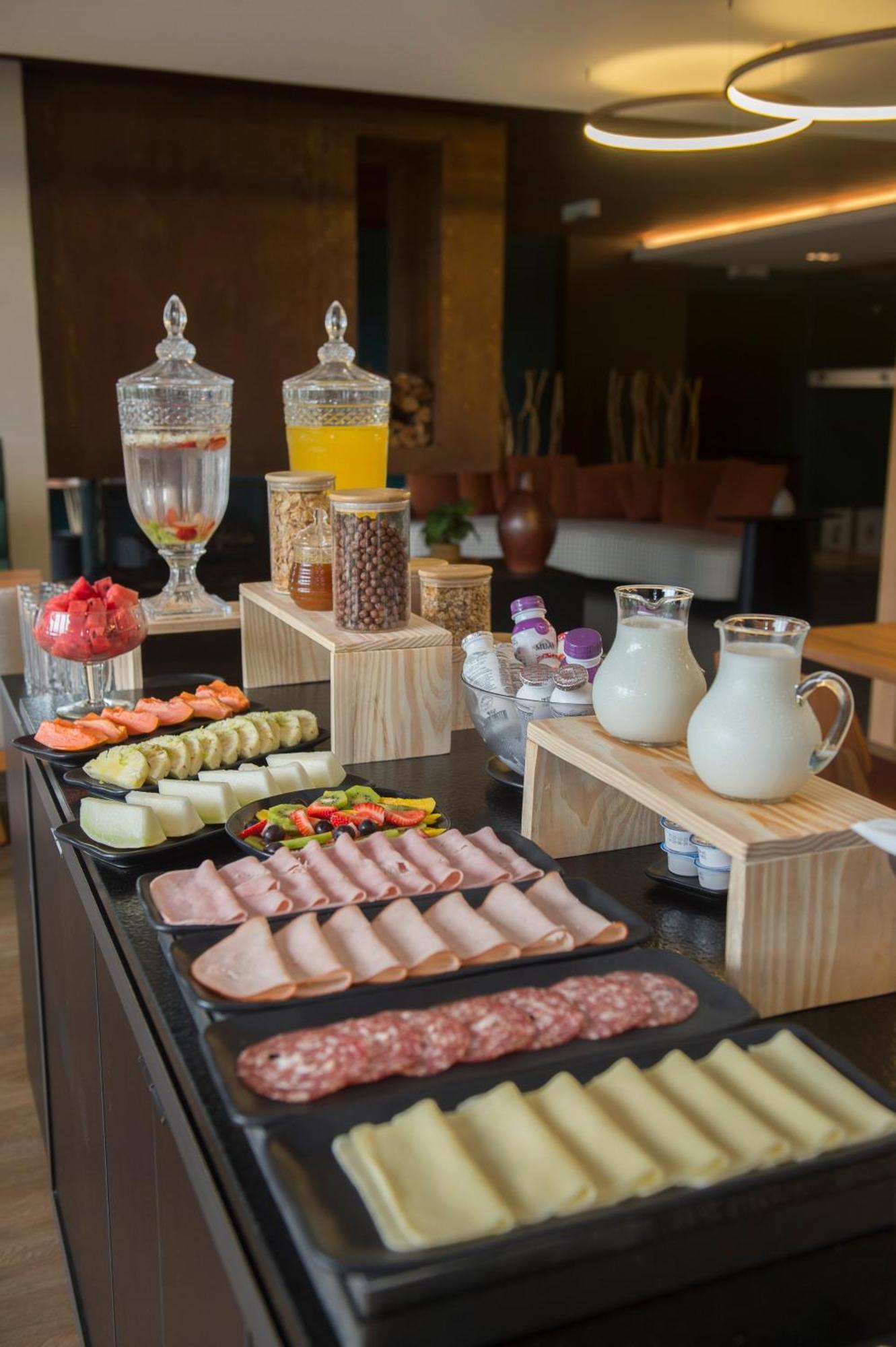 Pinot Hotel Campos do Jordao Bagian luar foto