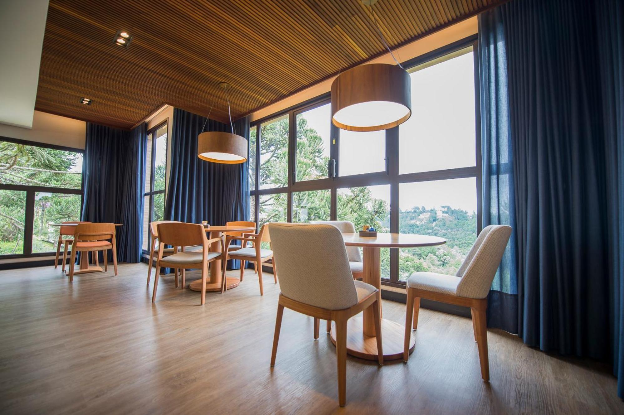 Pinot Hotel Campos do Jordao Bagian luar foto